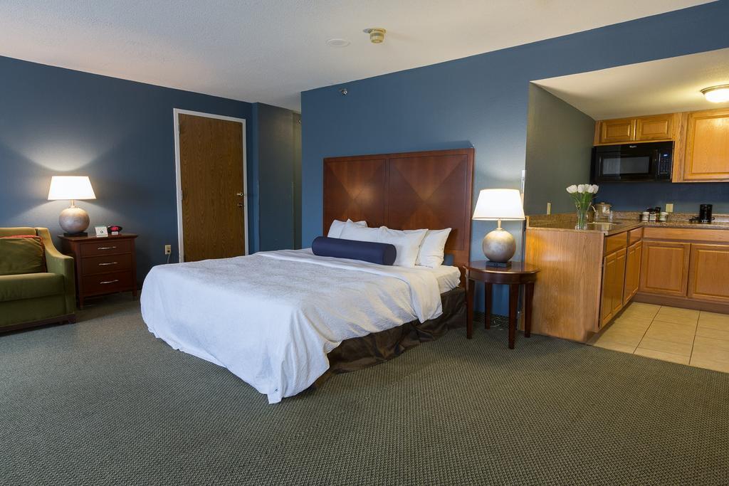 Capital Plaza Hotel Frankfort Exterior photo