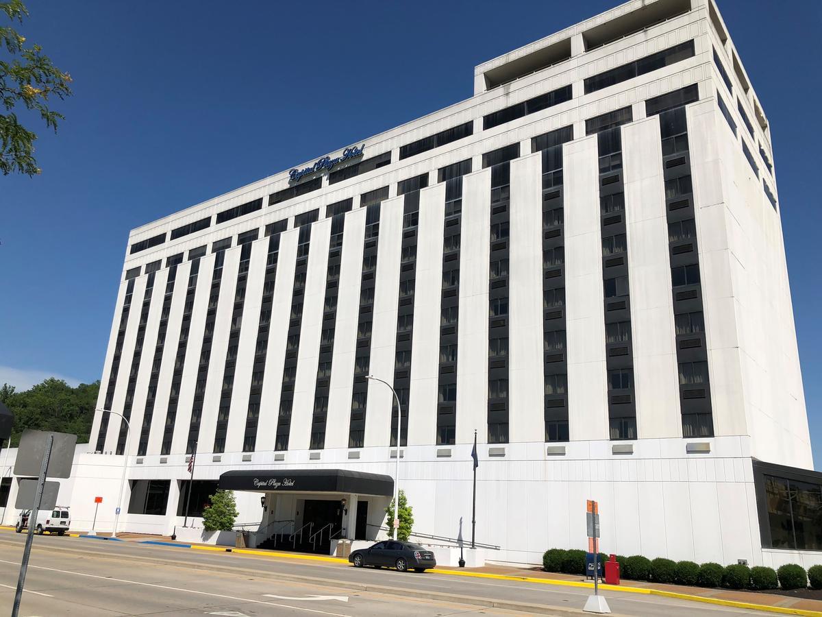Capital Plaza Hotel Frankfort Exterior photo