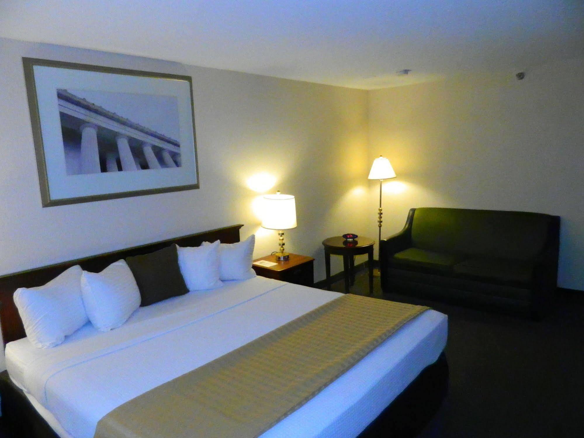 Capital Plaza Hotel Frankfort Exterior photo