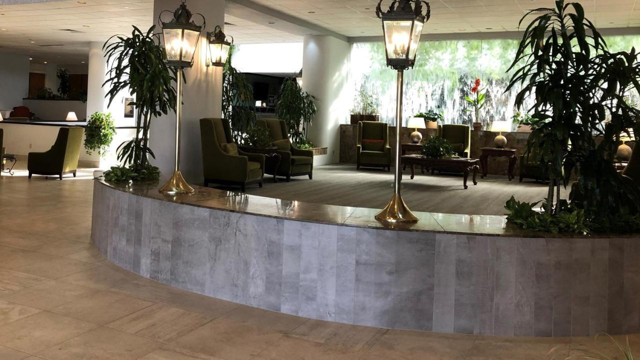 Capital Plaza Hotel Frankfort Exterior photo